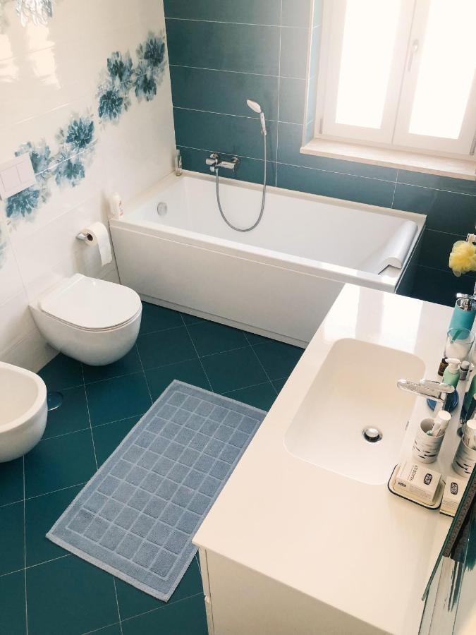 "La Casa Di Ale" Modern Suite Mondragone Εξωτερικό φωτογραφία